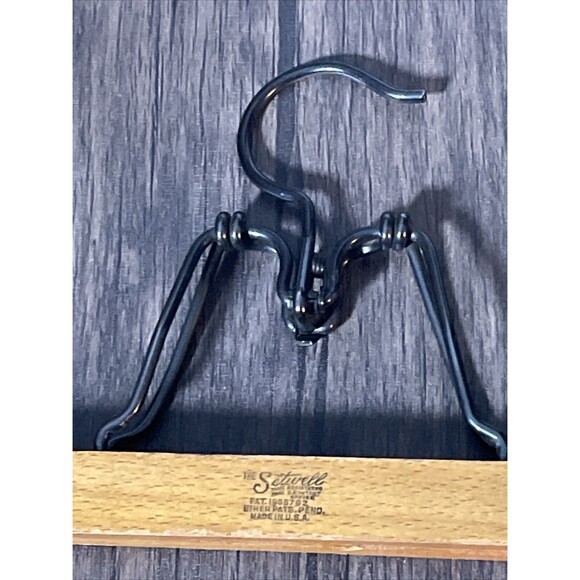 Vintage Wooden The Setwell Self Opening Swing Hook Down Hanger Made in USA - Picture 3 of 7
